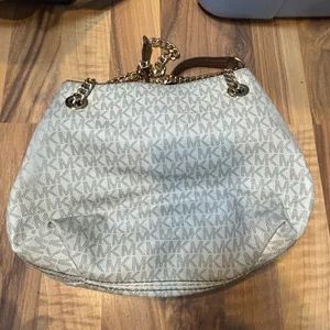 Michael Kors Beige Gold Women's Bag with damage thumbnail 4
