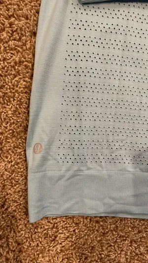 Lululemon Long Sleeve thumbnail 3