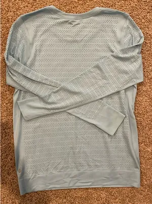Lululemon Long Sleeve thumbnail 2