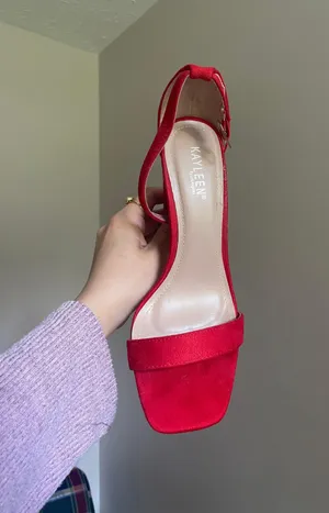 Red High Heels thumbnail 3