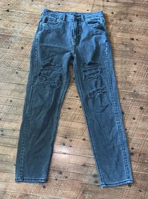 American Eagle black distressed size 4 normcore Mom jeans thumbnail 1