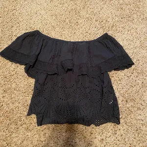 American Eagle Off the Shoulder Cropped Top thumbnail 6