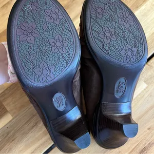 Söfft Brown Leather Suede Embroidered Mules Clogs Slip-On Shoes Size 6.5 thumbnail 3