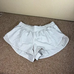 Lululemon Hotty Hot High-Rise Short 3” Sz 8 White Outdoor Casual Preppy Gorpcore thumbnail 3