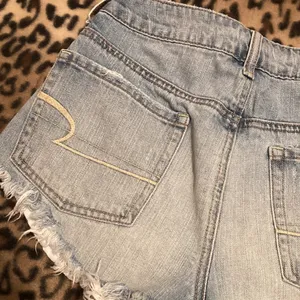 AMERICAN EAGLE Shorts Women’s Size 2 AE HI-RISE FESTIVAL Shorts Distressed thumbnail 13