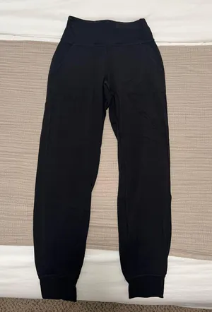 Lululemon Align Joggers thumbnail 1