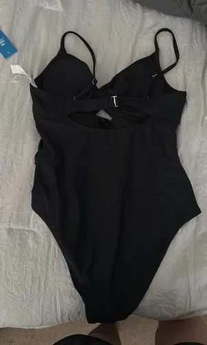 Cupshe One-Piece thumbnail 1