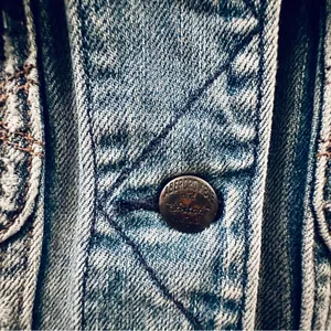 Abercrombie and Fitch women’s jacket cropped denim Size M Medium Blue Distressed thumbnail 5