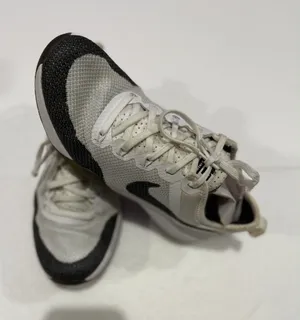 Nike Zoom Dynamic Training‎ Running Shoes White Black Size 5.5 thumbnail 1