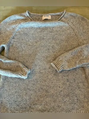 Women’s Old Navy Size Small Heather Gray Knit Crewneck Sweater thumbnail 3