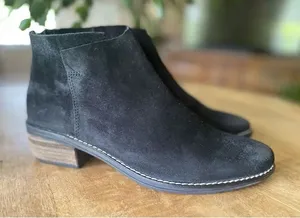 Very Volatile Black Genuine Suede Ankle Boots Women US 7.5 UK 5 EU 38 thumbnail 1
