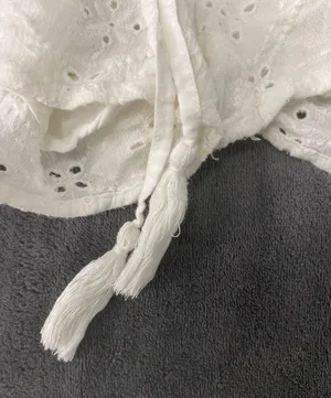 Hollister Eyelet Creme Shorts thumbnail 6