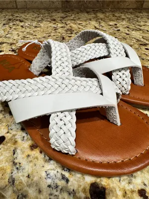 MIA Leather‎ Thong Sandals thumbnail 5