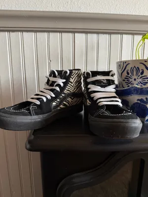 High-Top Vans thumbnail 2