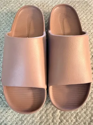 Nike Women’s Slide Sandals Size 10 thumbnail 3