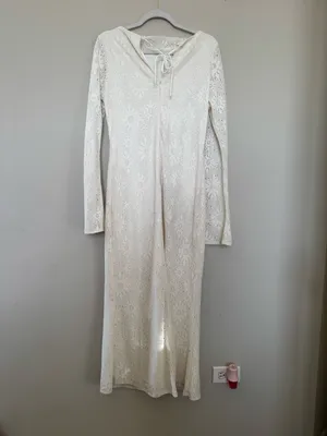 Ivory Lace Long-Sleeve Midi Dress thumbnail 2