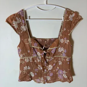 Free People‎ Call Me Baby Cap Sleeve Button Up Shirt in Meerkat Combo Size Large thumbnail 2