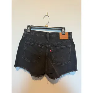 Levis Premium 501 Original Shorts Midnight Black Distressed Denim 28 NWT thumbnail 3