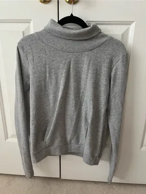 ALO Yoga Light Gray Turtleneck Sweatshirt thumbnail 1