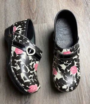 Sanita Koi Patent Leather Floral Rose Danish Clogs Size 38 (US 6.5-7) thumbnail 1