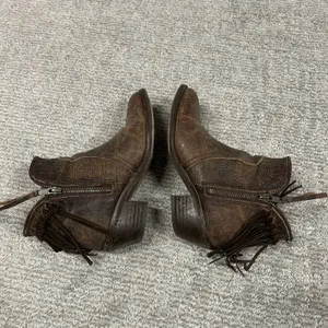 Circle G Corral Fringe Ankle Boots Womens 6 Distressed Leather Western Booties thumbnail 10