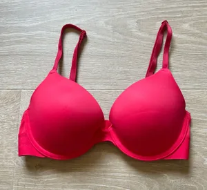 PINK Bra Victoria's Secret thumbnail 1
