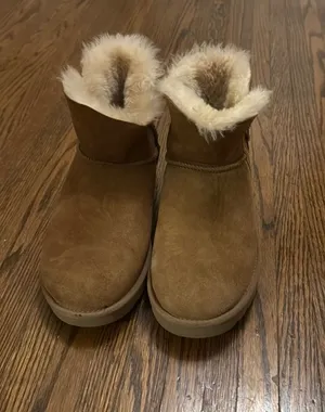 UGG Boots Women’s thumbnail 1