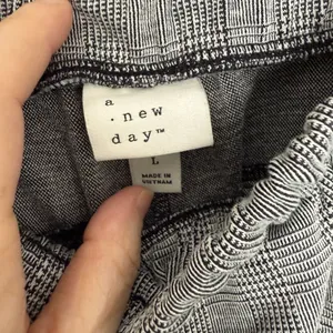 A New Day Women’s Large Plaid Pull on Jogger Pants thumbnail 2