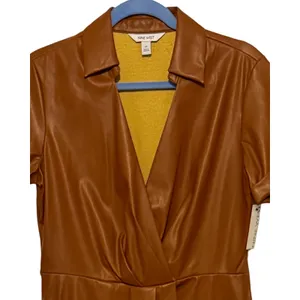 Nine West Dress Womens Size M Brown Faux Leather Wrap Short Sleeve Collar V Neck thumbnail 5