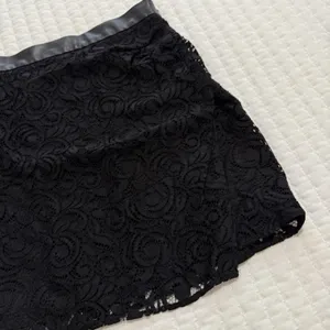 Zara Black Lace Mini Skirt With Faux Leather Waist Trim Detail Sz XS thumbnail 11