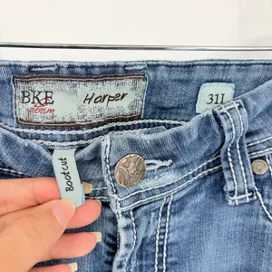 BKE Harper Distressed Bootcut Jeans Sz 31Lx33.5 Embroidered Buckle Y2K Country thumbnail 11