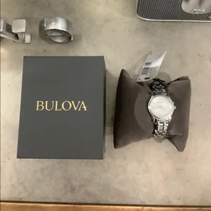 NWT BULOVA STAINLESS STEEL QUARTZ WATCH‎ thumbnail 3