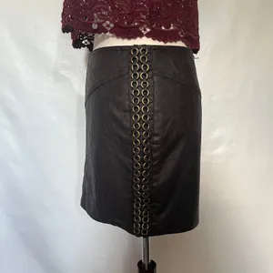 Y2K Andrew Charles Faux Leather Mini Skirt 26 Grunge Punk Brass Chain Festival thumbnail 5
