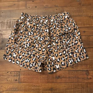 UGG‎ Enora 🐆 Shorts thumbnail 2