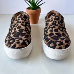 Steve Madden Gills Leopard Sneakers Womens Shoes 6.5M MobWIfe Y2K Slip On Fabric thumbnail 6