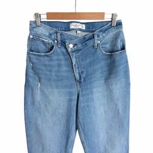 Abercrombie & Fitch The 90s Straight Ultra High Rise Criss Cross Jeans Size 30 thumbnail 3