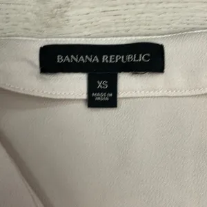 Banana Republic Beige Long Tie Sleeve V-Neck Blouse Size XS thumbnail 9