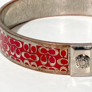 Signed COACH Silvertone Pink Enamel "C" Signature‎ Bangle Bracelet thumbnail 2