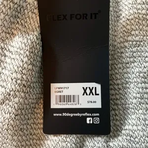 90 Degree by Reflex Sweatshirt/ Sweater/Pullover. NWT White & Black. Size XXL thumbnail 3