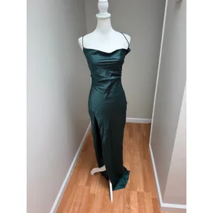 Babyboo Misha Maxi Dress Emerald Green NEW NWT Size Small thumbnail 5