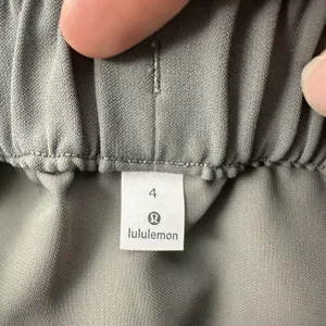 Lululemon On The Fly Skirt Woven Grey Sage Green‎ Travel Business Casual Women 4 thumbnail 4