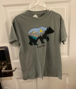 Blue 84 NWT Alaska Bear Graphic T-Shirt - Medium thumbnail 1