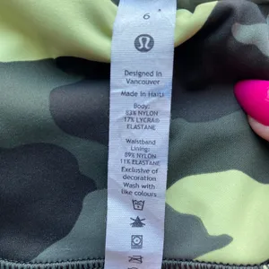 Lululemon‎ Camo Sporty Chic Yoga Granola Performance Leggings 6 Green thumbnail 5