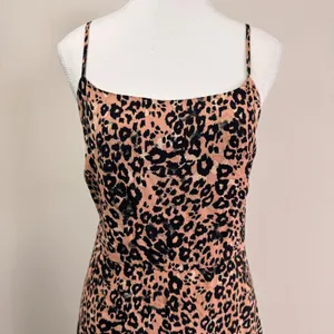 Aritzia Wilfred Isabelle Leopard Print Slip Dress Mini Tan Black Size 10 thumbnail 14