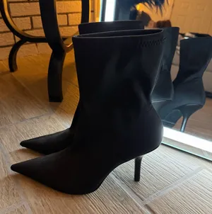 H&M Black Pointed Toe Booties thumbnail 1