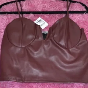 Charlotte Russe Burgundy Faux Leather Corset Crop Top thumbnail 5