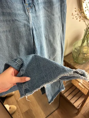 Good American wide leg jeans  thumbnail 2