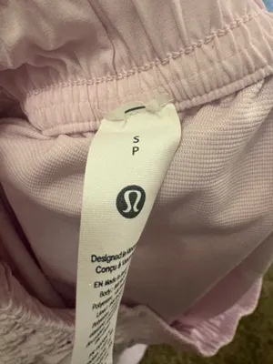 Lululemon shorts thumbnail 4