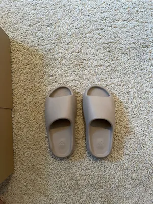 Yeezy Slides “Pure” thumbnail 2
