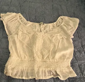 American Eagle White Eyelet top size medium thumbnail 1